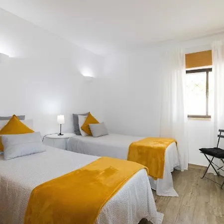 Sunny Oura By Alzira Apartman *